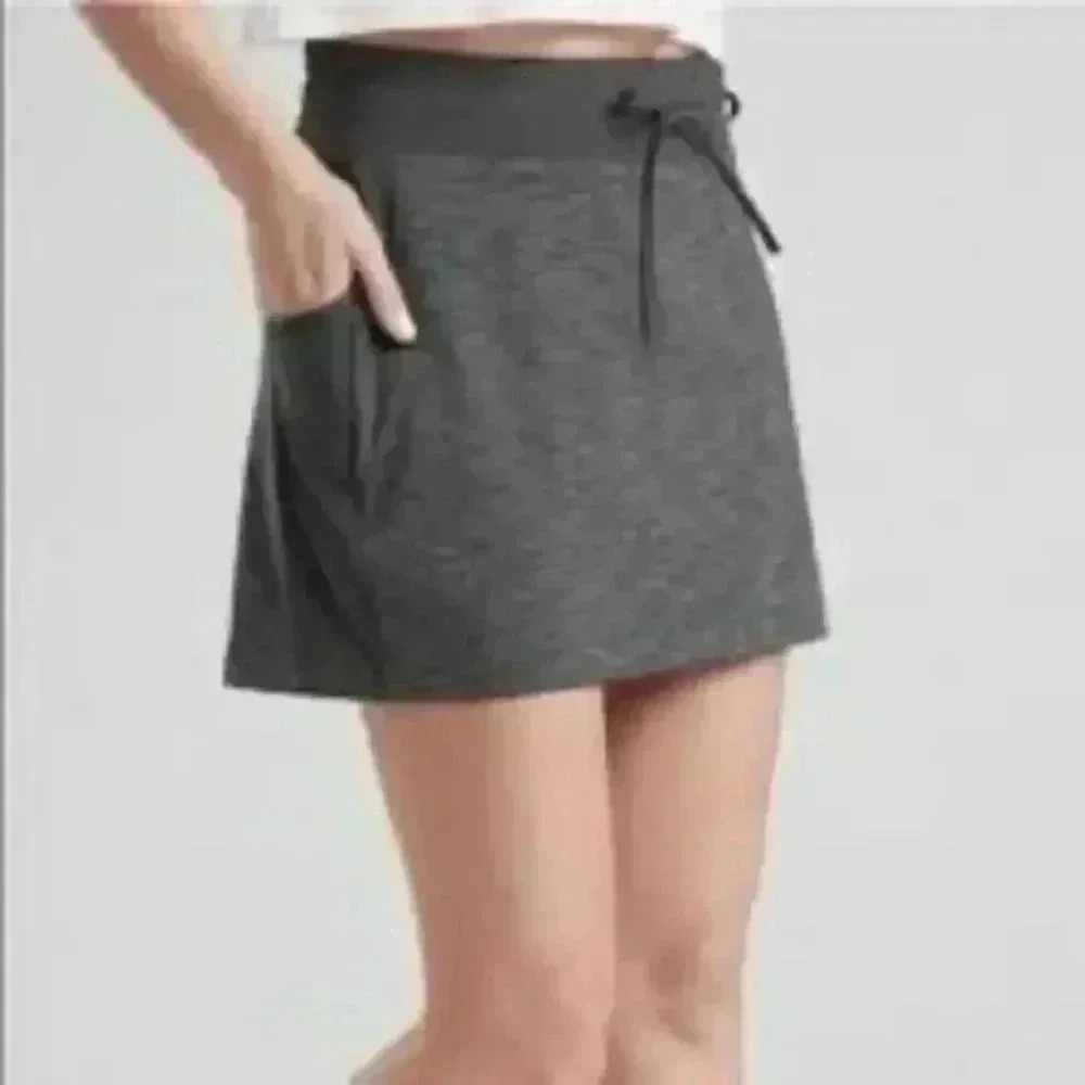 Athleta Women's Gray Excursion Hybrid Skort Skirt Size Small